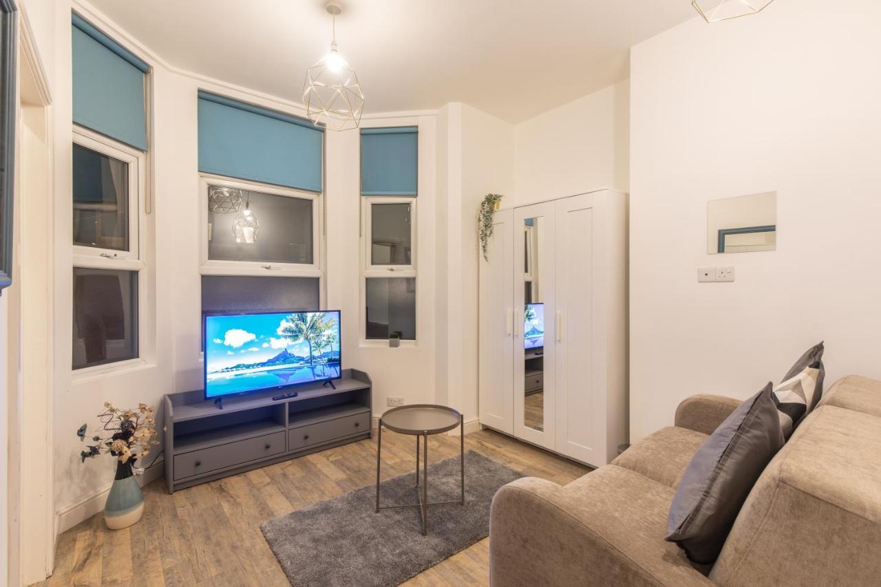 Cosy Modern Apartment, Grand Victorian Building, 5 Mins To Coventry City Centre Exterior photo